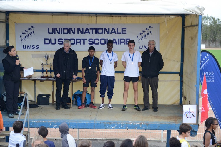 L'UNSS de l'Institut Familial au Cross départemental 2014 de Caussade